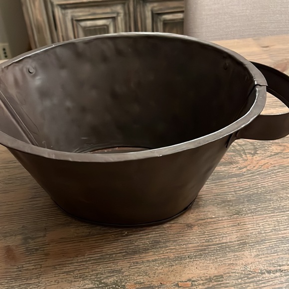Heavy Rustic Metal Container - Picture 2 of 6